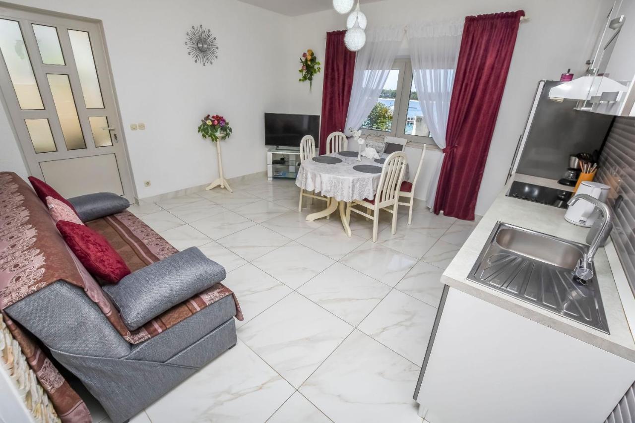Apartment Iryna Rogoznica  Ngoại thất bức ảnh
